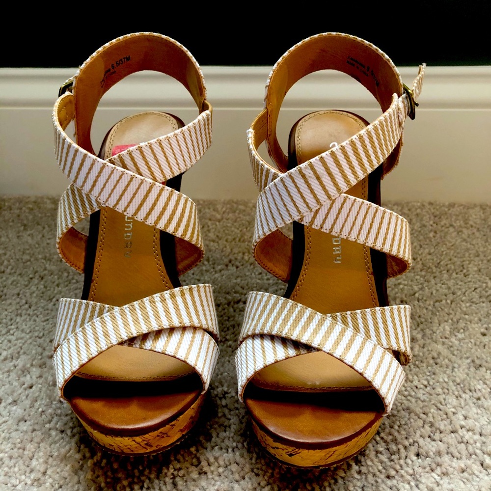 Wedge heels